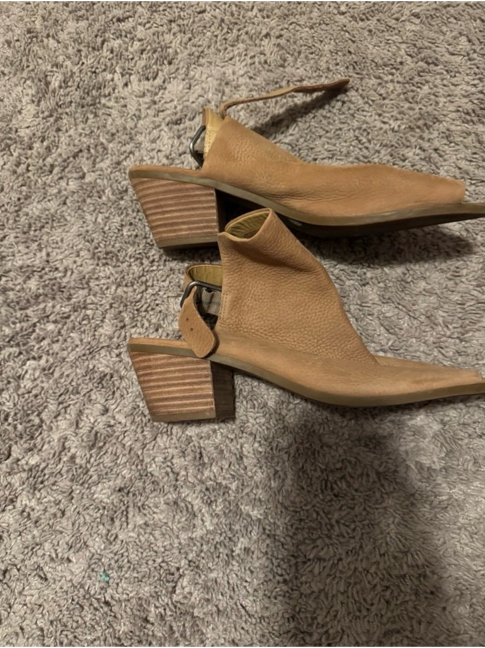 Lucky Brand Women’s Brown Leather Slide Sandals - Picture 3 of 3